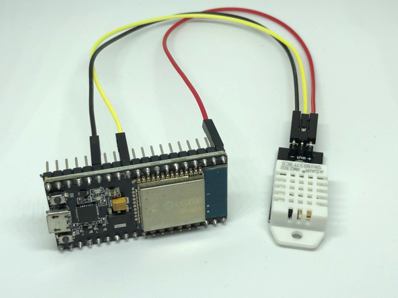 DHT22 sensor connected to ESP32 development board