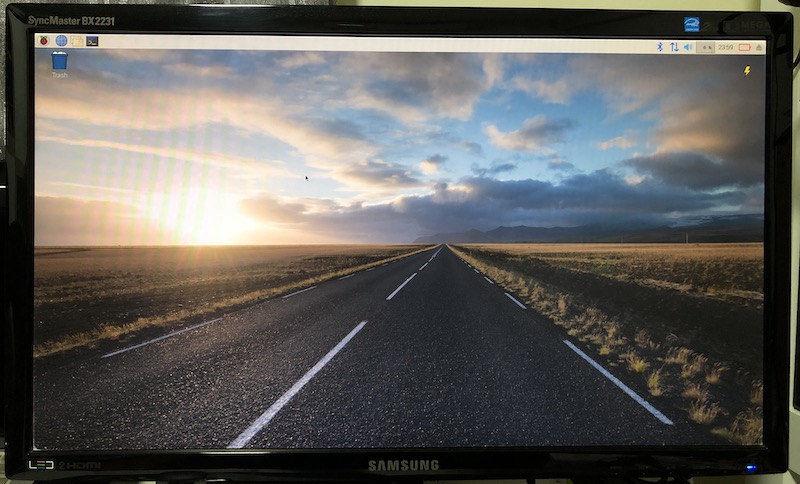 Raspbian Stretch 20181113 filling entire computer screen