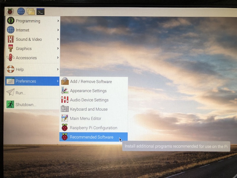 Raspbian Stretch 20181113 menu showing recommended software