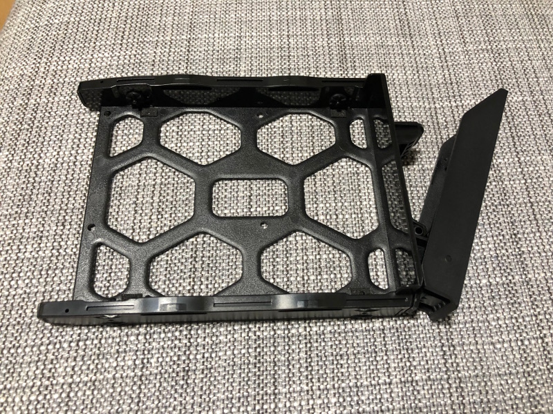 Synology DS418 disk tray