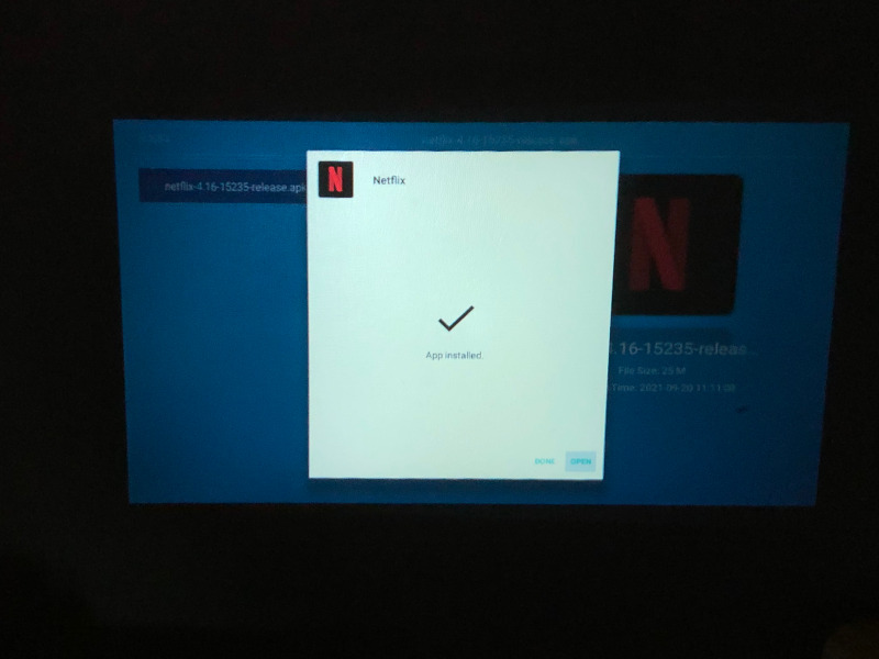 choosing to open Netflix app after installing it on chinese projector